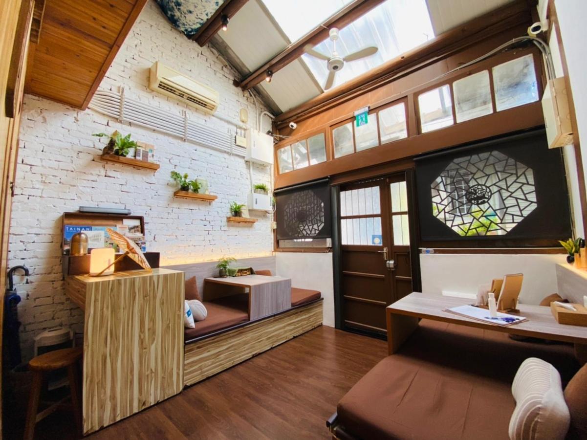 捉鳳凰 台南百年老宅包棟導覽民宿系列catchphoenix Centennial Guesthouse Exterior foto